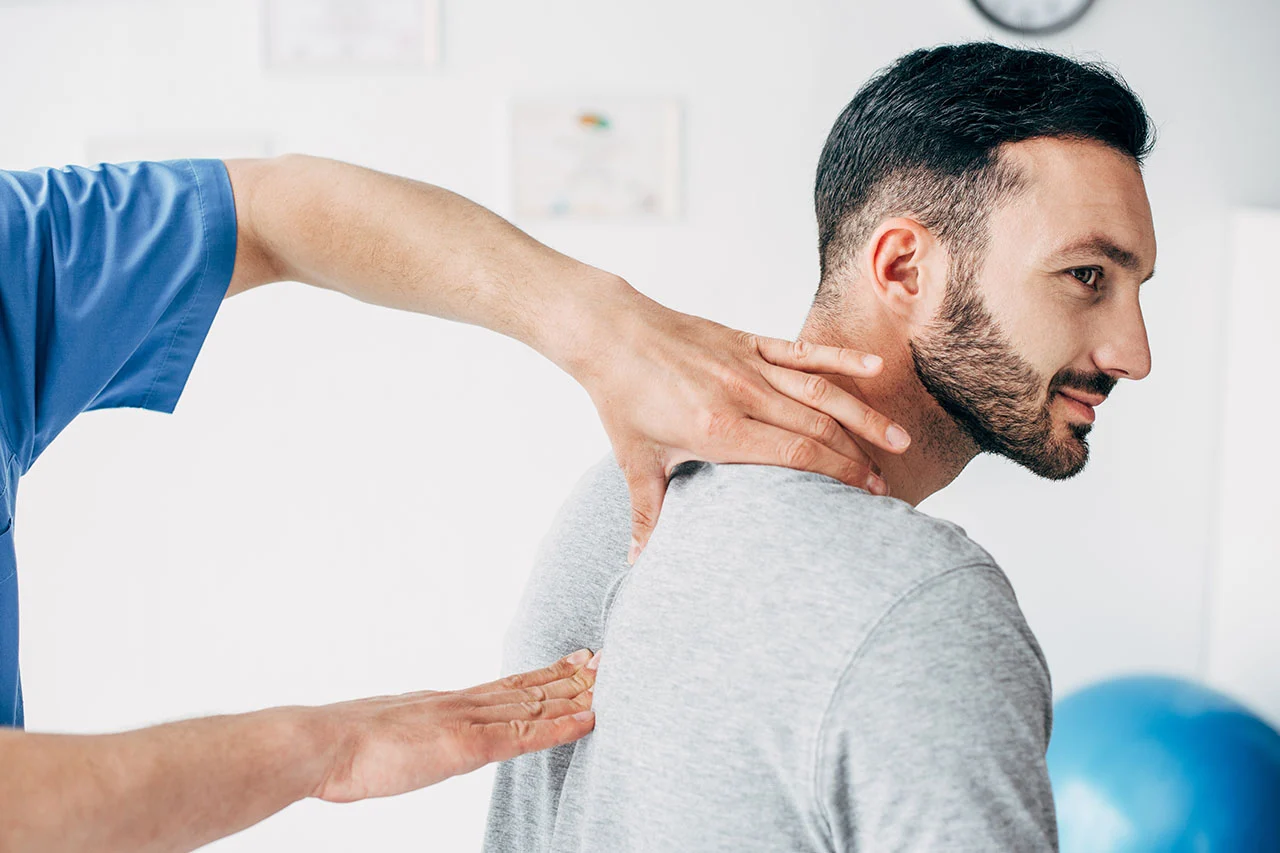 Chiropractor serving Richmond Hill ON patients at Rally Point Health and Rehab inside South Unionville Health Centre Markham